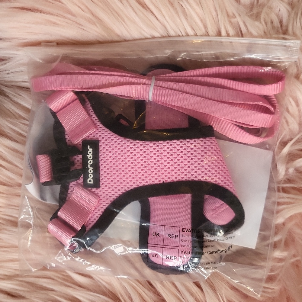 Brand New DOORADAR CAT HARNESS & LEASH-XS